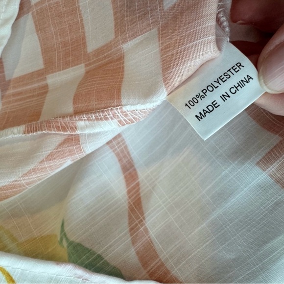 Petal & Pup Piccolo Print Button-Up Shirt
Size Medium - Picture 6 of 9